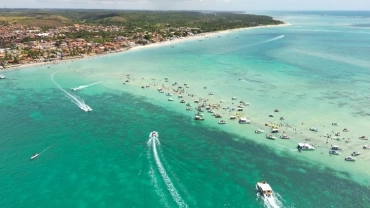Lancha Vip - Exclusiva Beach Tour (Caminho de Mois&eacute;s, Antunes ou Praia da Bruna) at&eacute; 14 pessoas